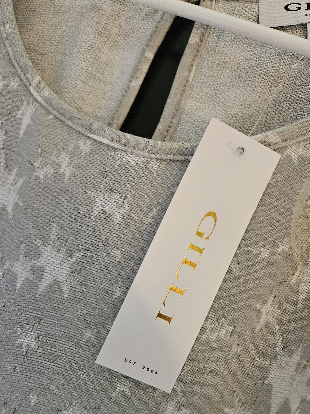Gilli Gray Star-Print Short Sleeve Top - Picture 2 of 3